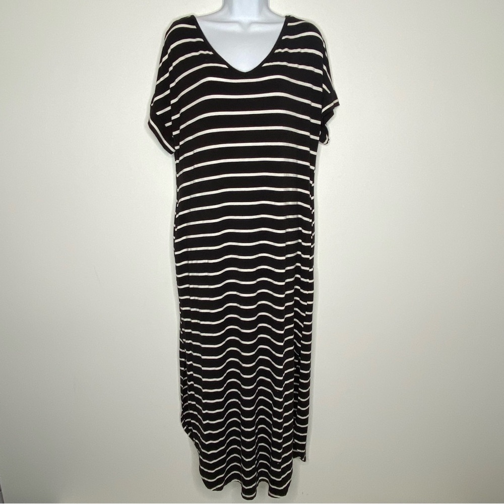 Time and Tru Striped Short Sleeve V Neck Loose Fit Knit Maxi Dress